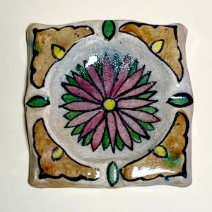 زیرسیگاری قدیمی سفالی نقاشی گل زیرلعابی 