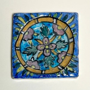 زیرسیگاری قدیمی سفالی نقاشی گل زیرلعابی 