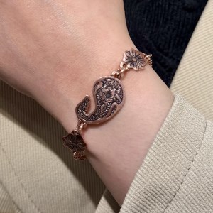 دستبند مس قلم زنی بته جقه و دو گل