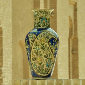 گلدان کلکسیونی نقش برجسته